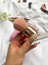 Load image into Gallery viewer, Rose Gold Nail Dust Brush
